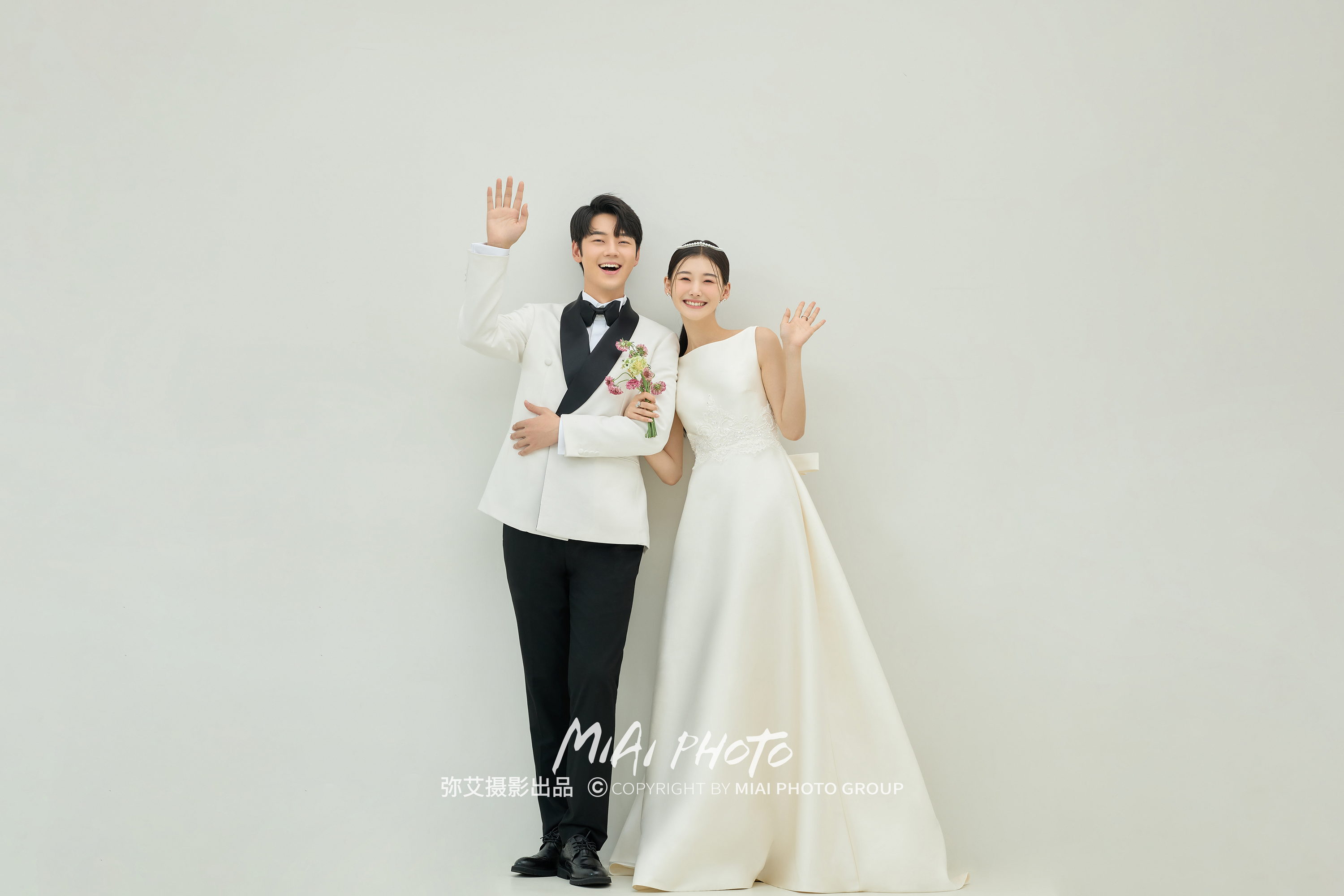 倾情推荐丨时光系列明星棚拍婚纱照