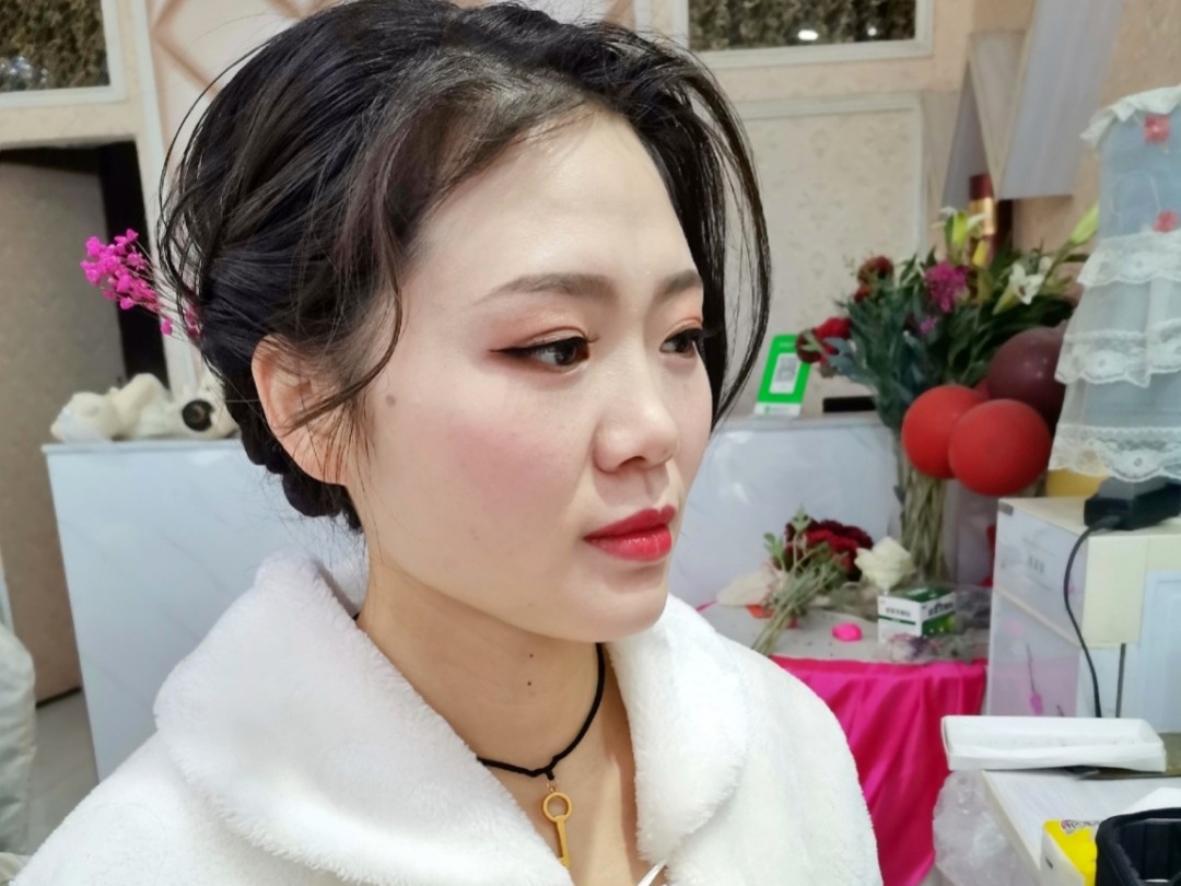 韩式新娘全天跟妆，简约，大气