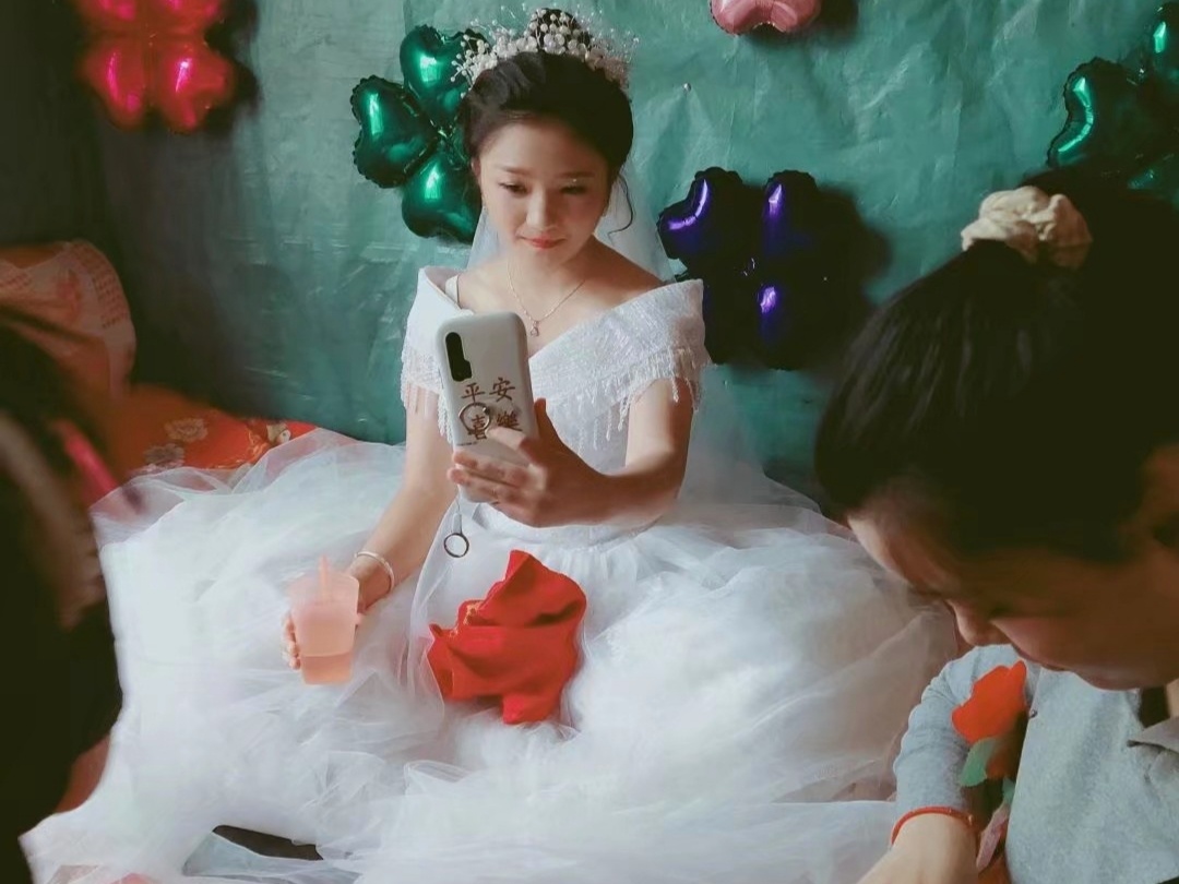 火热订购    全天新娘跟妆