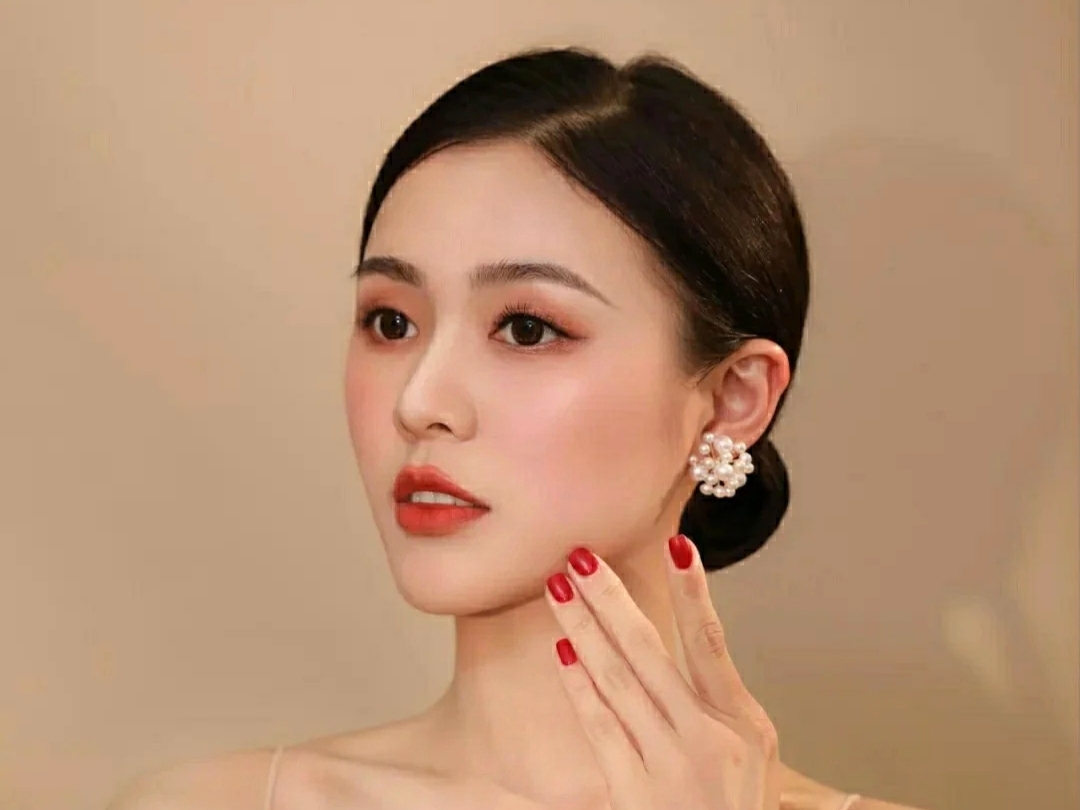  昆明市内全程高级化妆师上门试妆服务