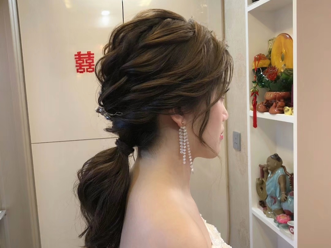 [榜单热销]新娘全天跟妆