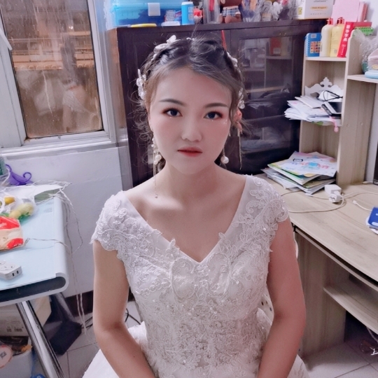 2020.10.24新娘早妆手机实拍
