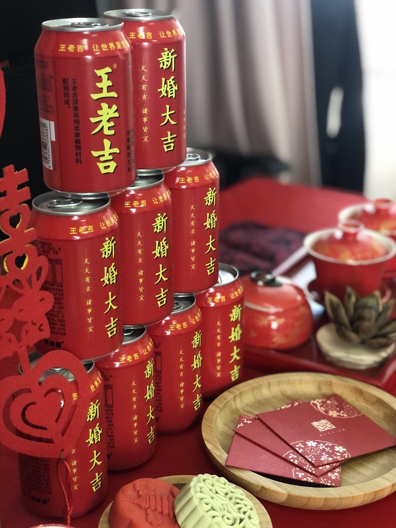 大婚當天飲品區(qū)布置，王老吉新婚大吉吉運罐長輩都稱贊！