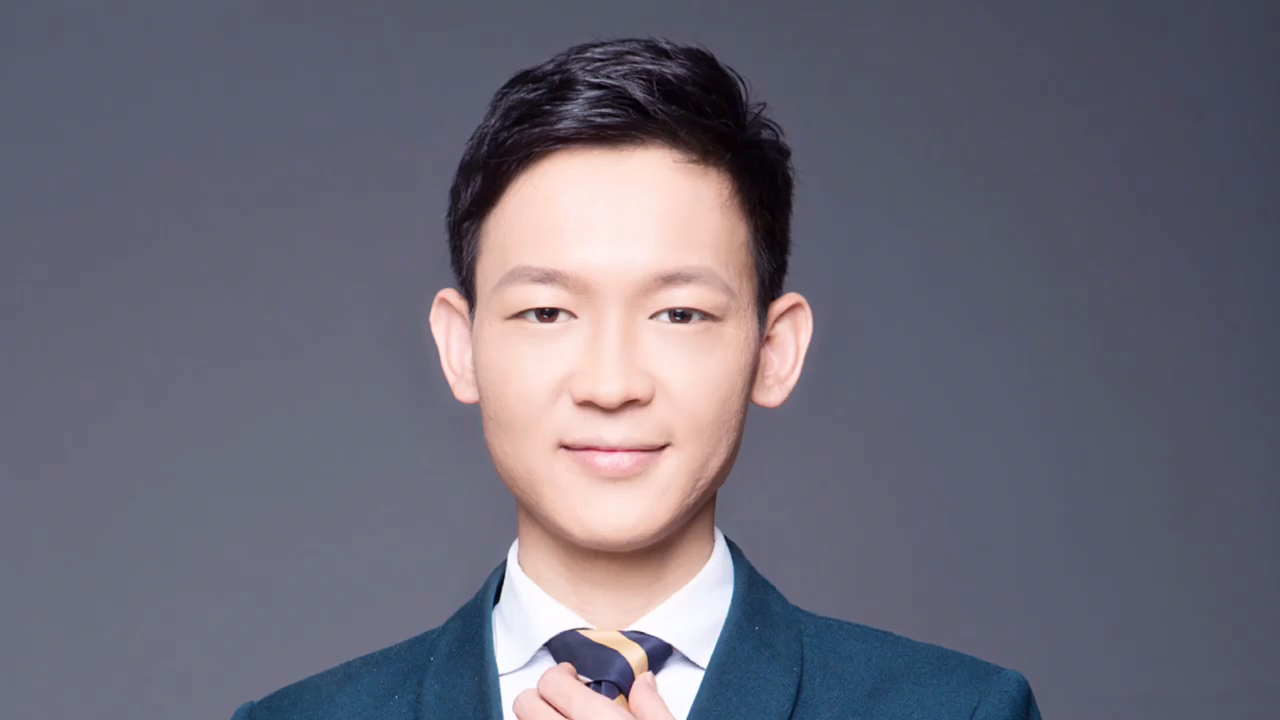 轻松叙述但又不失幽默型的主持风格