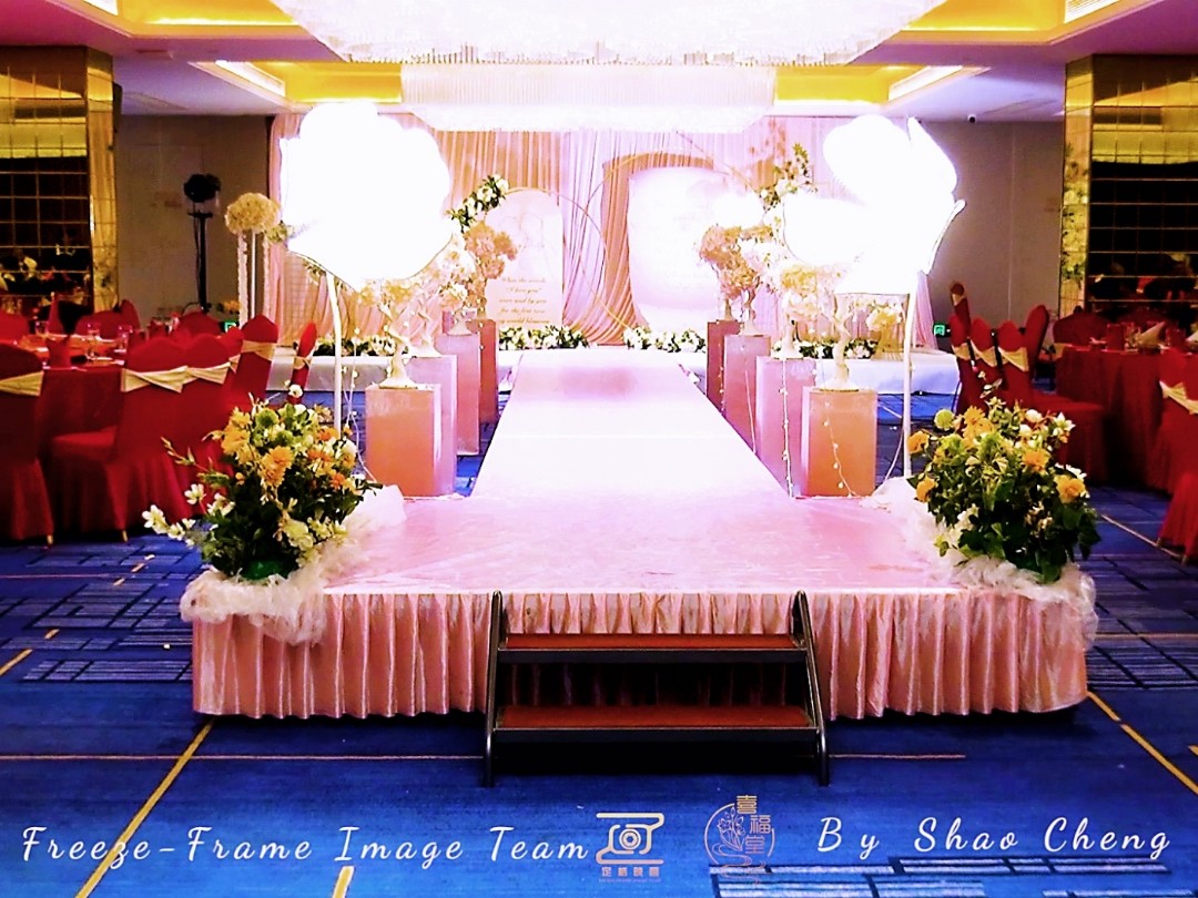 高性价比粉色系酒店婚礼布置