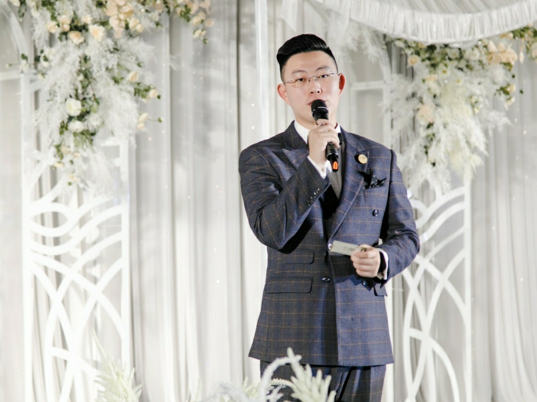 主持+督导+调音  电台主持人，轻松不煽情