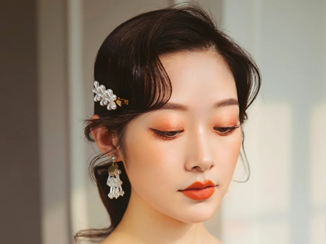 资深档全程跟妆2造型唯美简约妆容送亲友妆