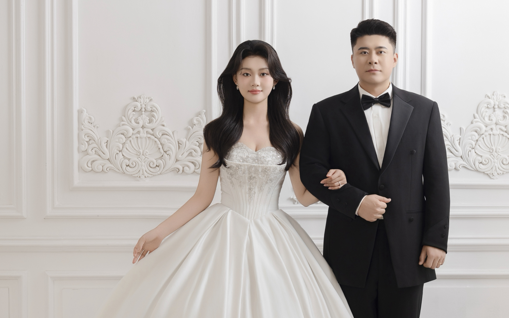 轻奢极简风婚纱照	看一辈子都不会腻