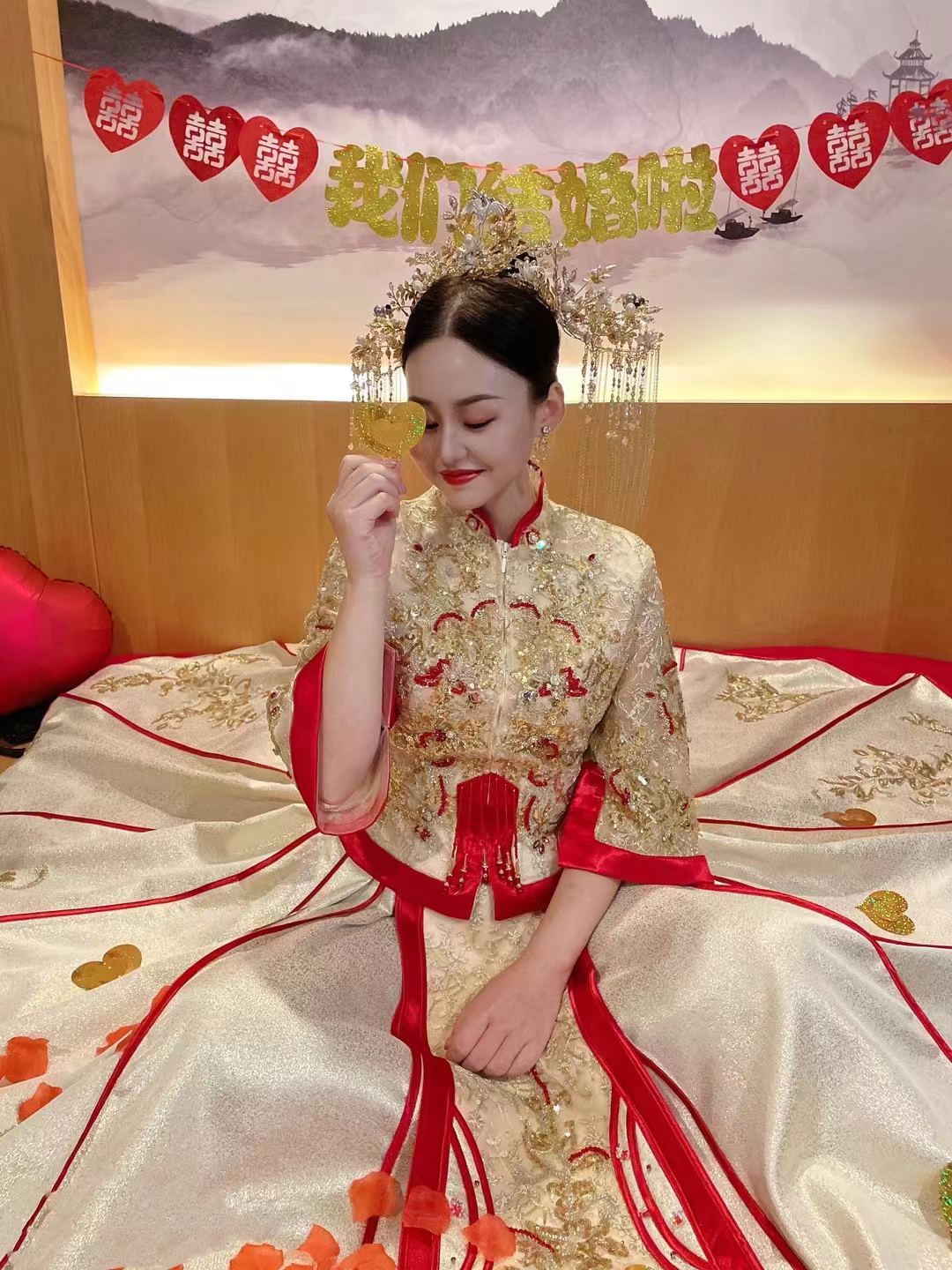 總監(jiān)級(jí)化妝師全程一對(duì)一服務(wù)