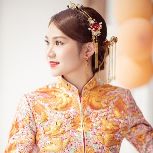 有个女孩名叫婉君，她的故事耐人追寻。