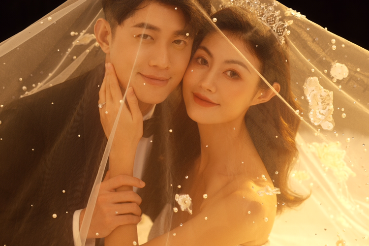 【活動】內(nèi)外景通拍+10服10造+送婚紗