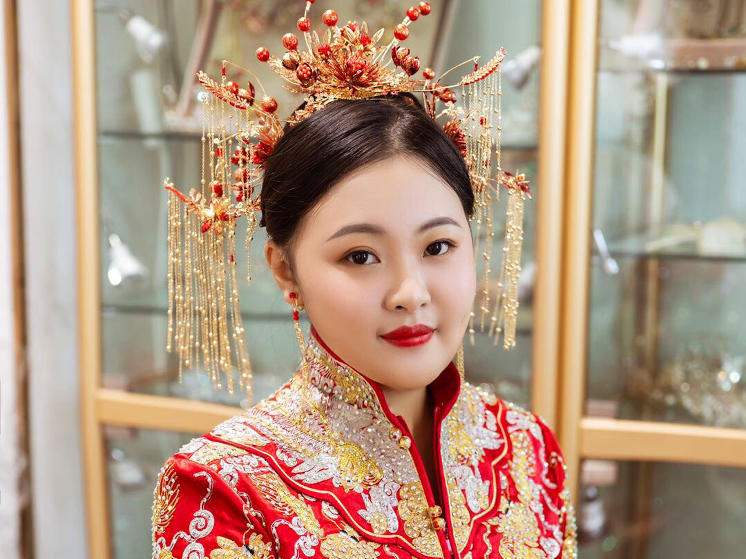 首席化妆师     全天跟妆