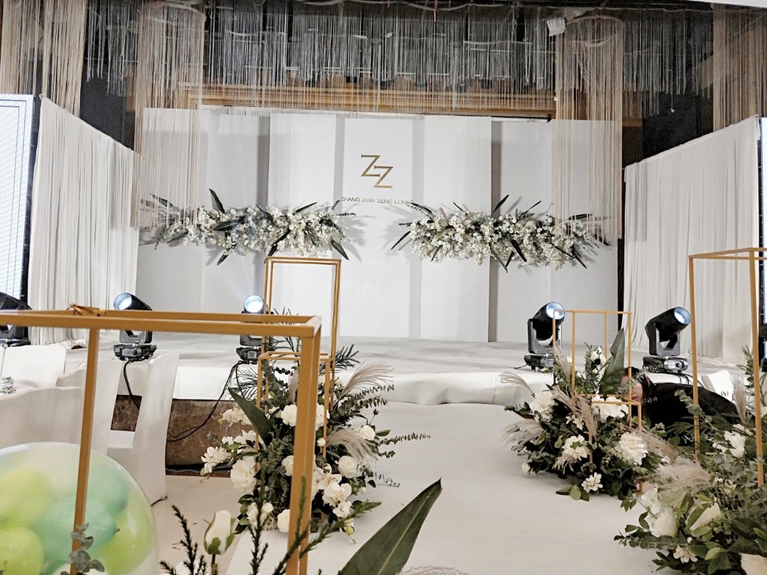 簡約現(xiàn)代風(fēng)婚禮，藍(lán)色婚禮現(xiàn)場