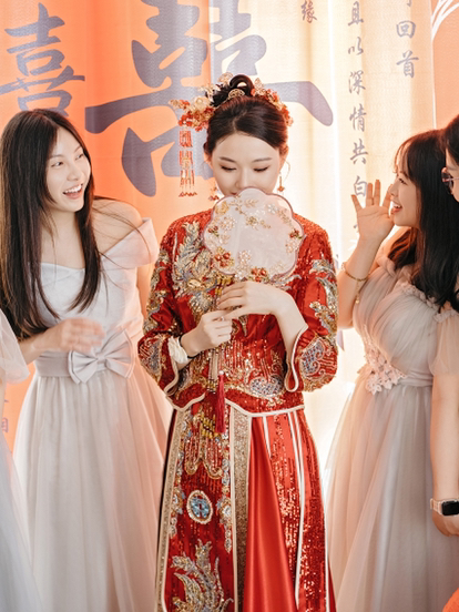 传统中式秀禾出阁造型