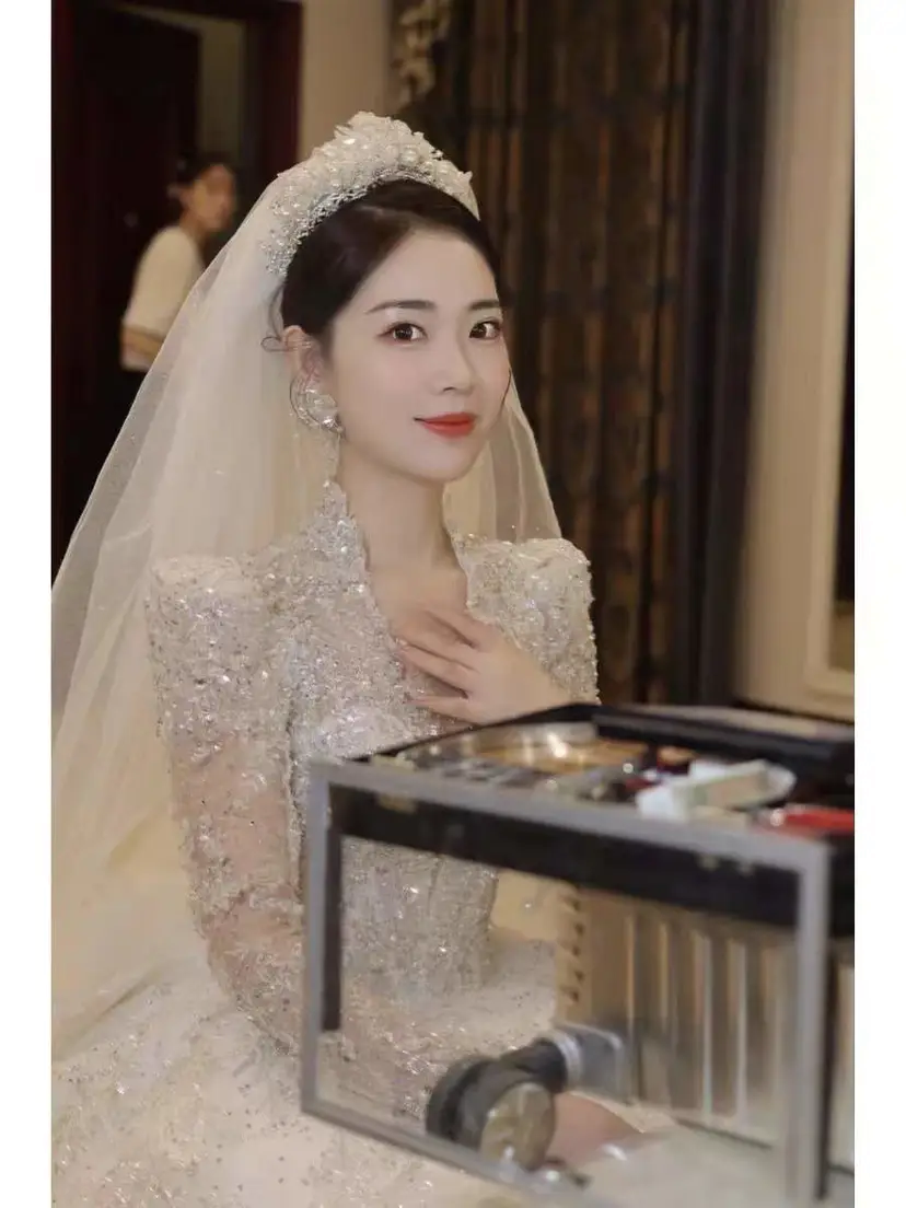 资深化妆师全程跟妆一套服装