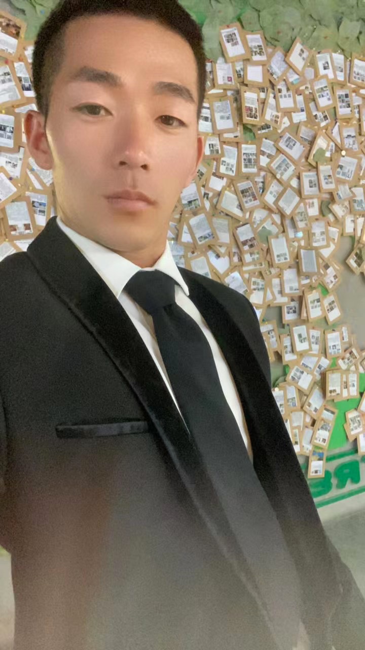 6月25日我们来试婚纱