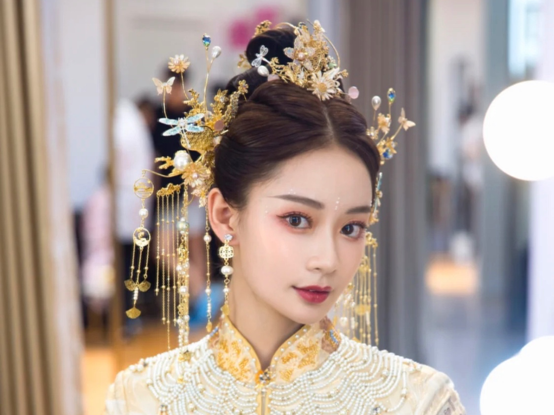 高级新娘妆3套，白纱，秀禾，敬酒，赠送妈妈妆