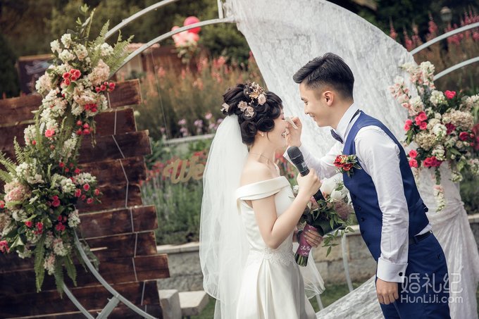 预算有限，但还是想办草坪婚礼