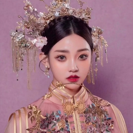 温婉中式秀禾新娘造型妆容