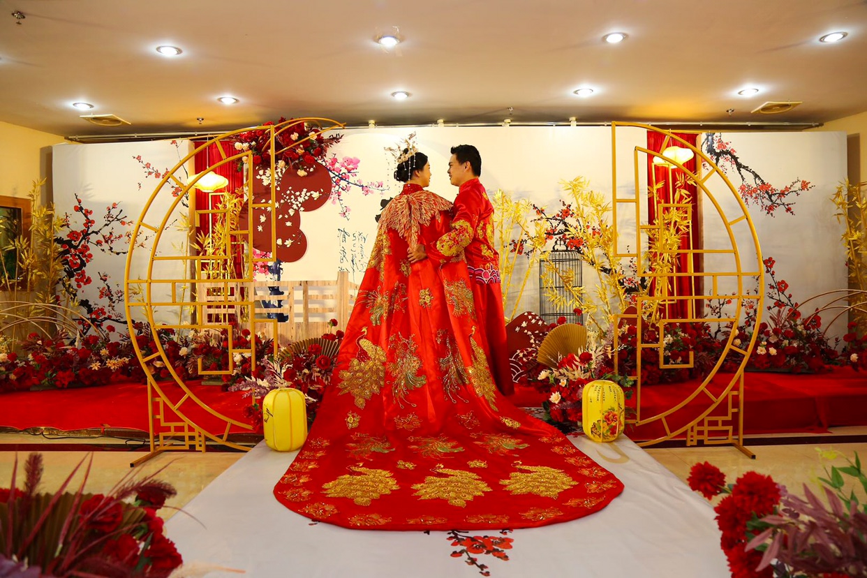 婚纱、秀禾、礼服租赁