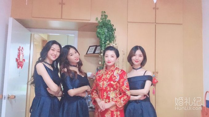 新娘和伴娘们一起美丽，一个都不能少