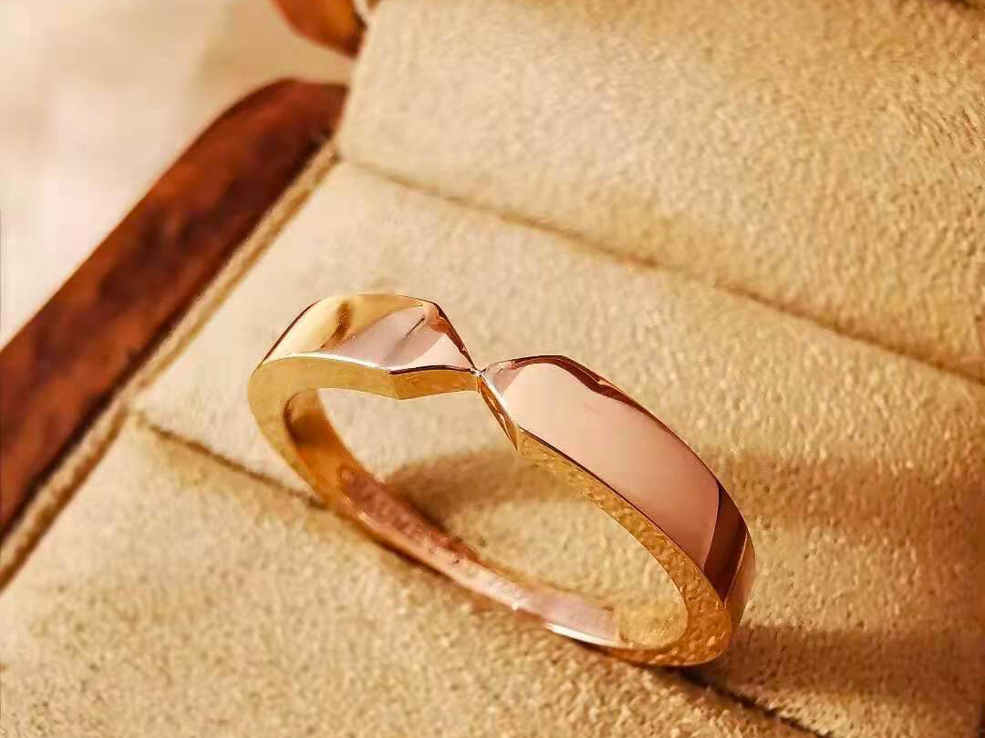 愛戀 18K金鉆石結(jié)婚對戒—蒂晟美鉆
