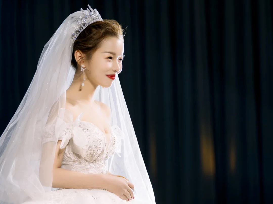 端庄唯美宴会回请妆+订婚