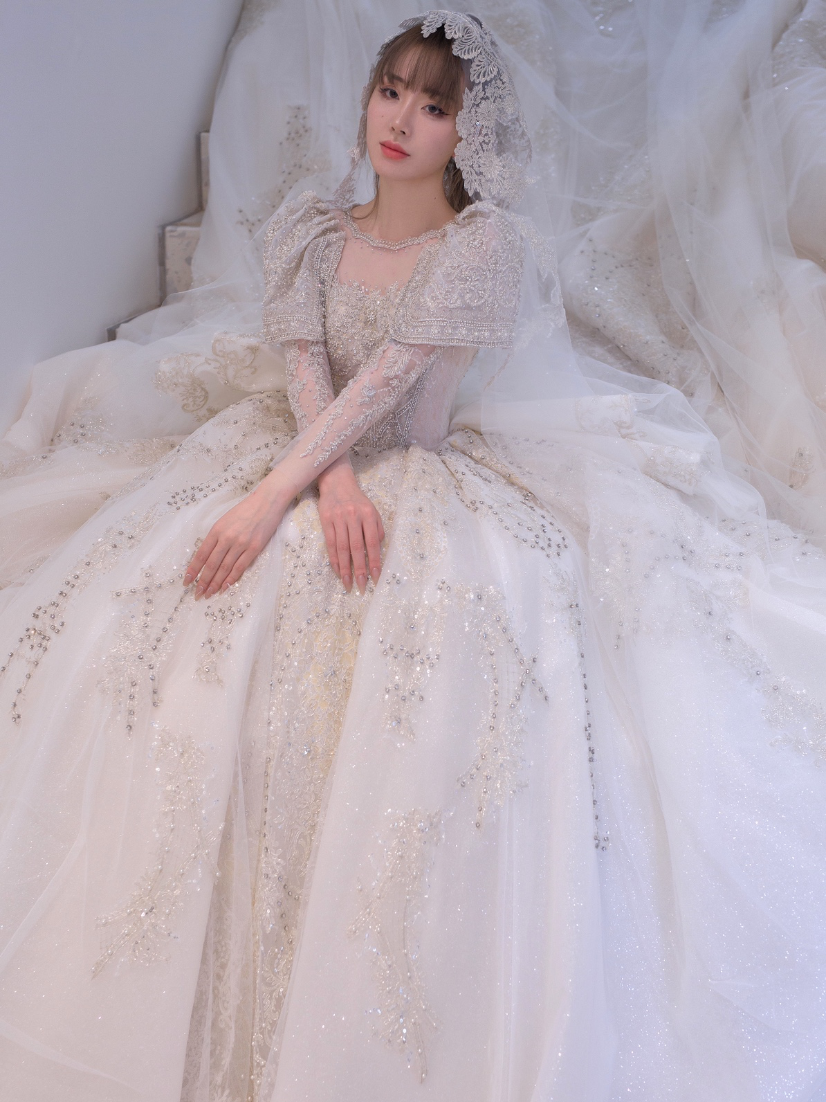 华丽巴洛克风格大拖尾仪式婚纱