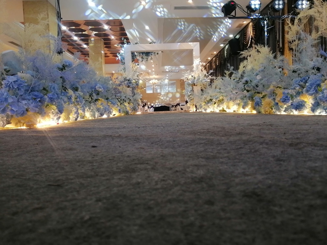 蓝色主题婚礼  多层次背景设计        