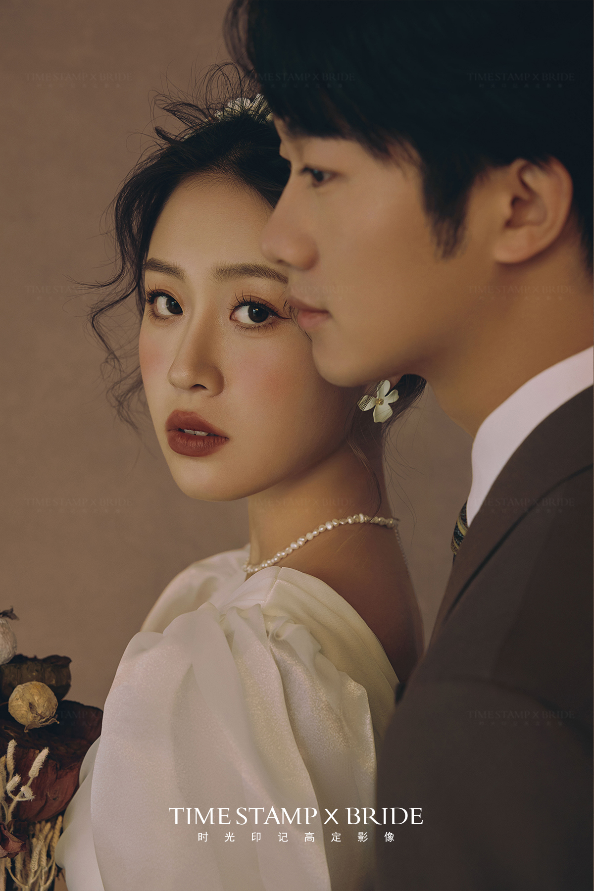 不喜欢跟风就拍一组复古油画风婚纱照,唯美优雅！