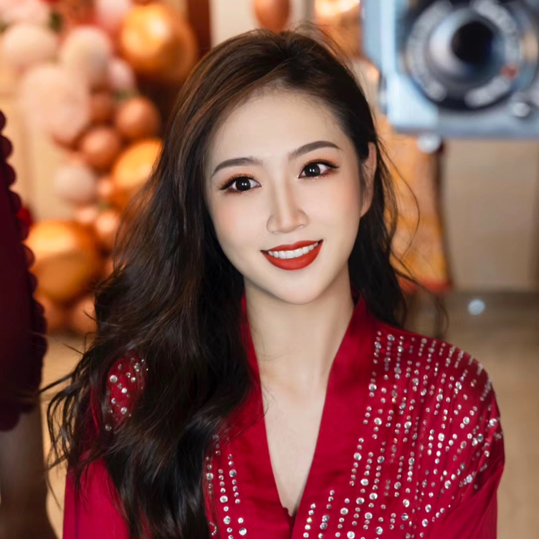 新娘跟妆一定要试妆。不然就我成这样了？ 