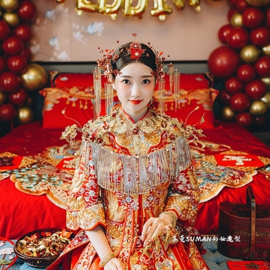 总监化妆师+助理全程贴心跟妆  送妈妈妆 伴娘妆