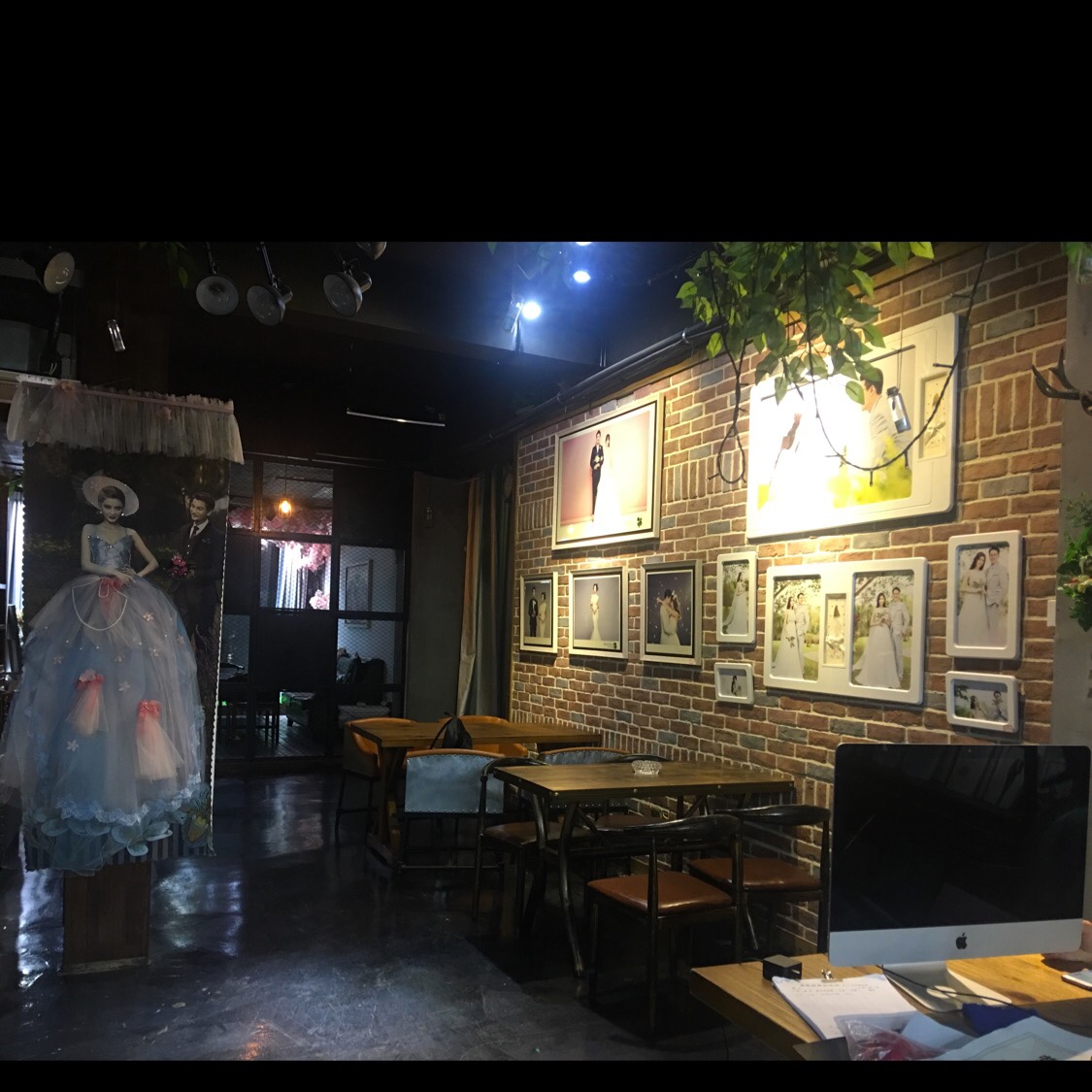 皇室经典婚纱摄影(南京路店)