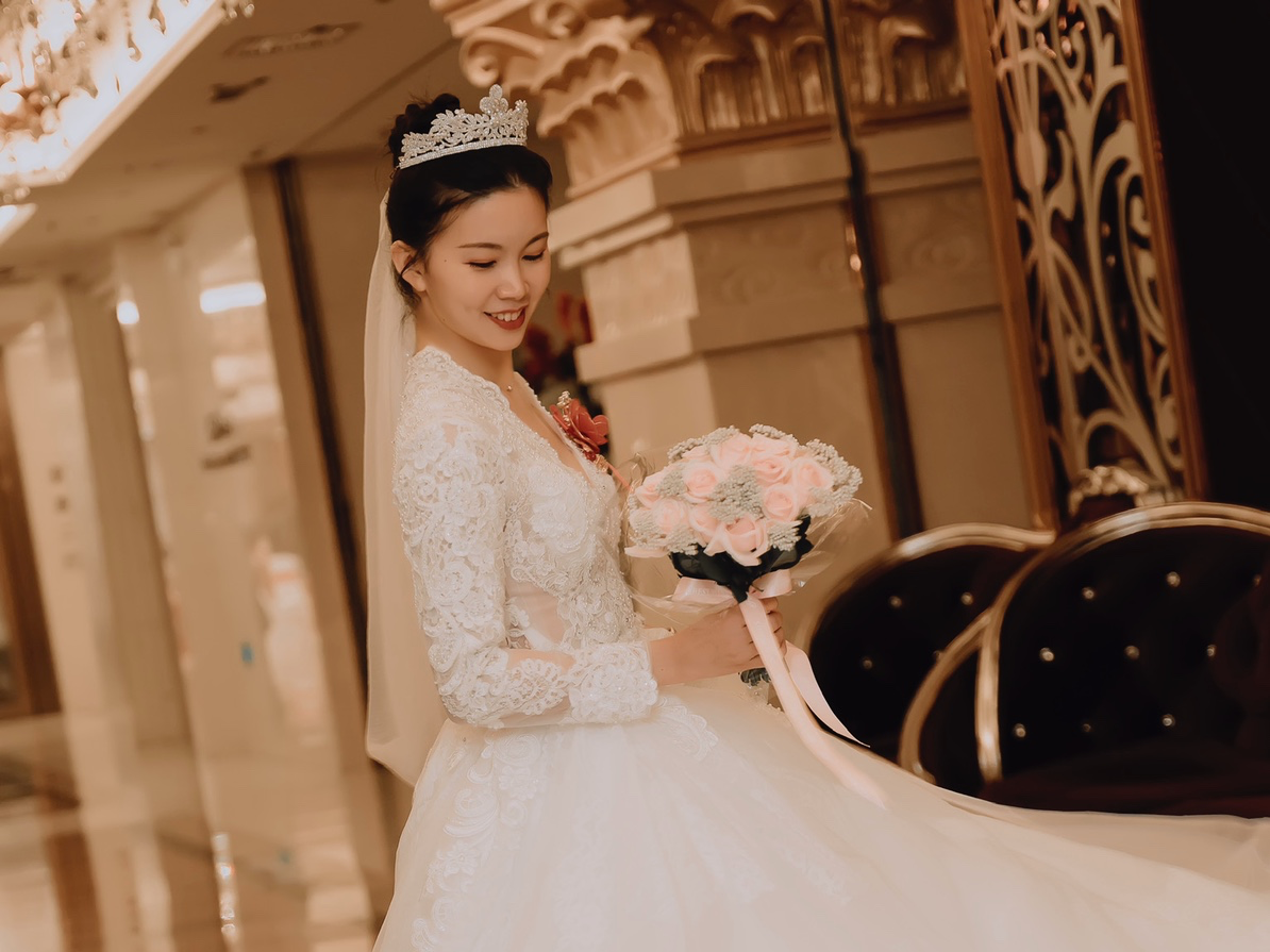 Miss倩资深档化妆师新娘跟妆