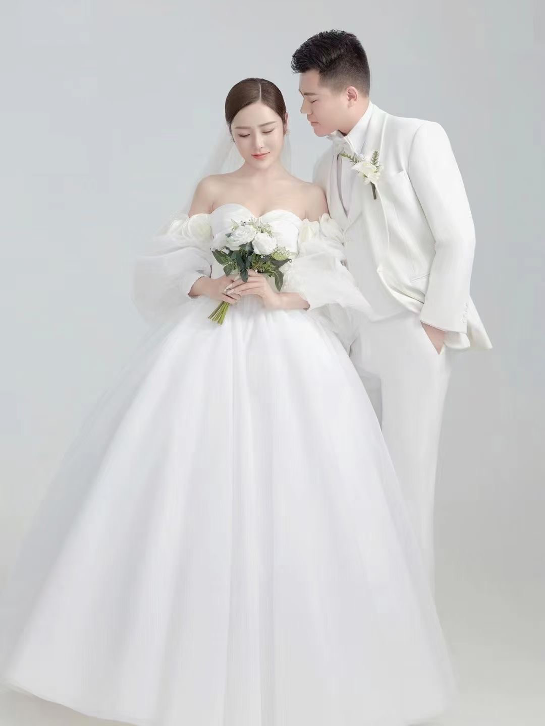 婚纱照特惠套餐1999元 6套衣服 内外景双拍 