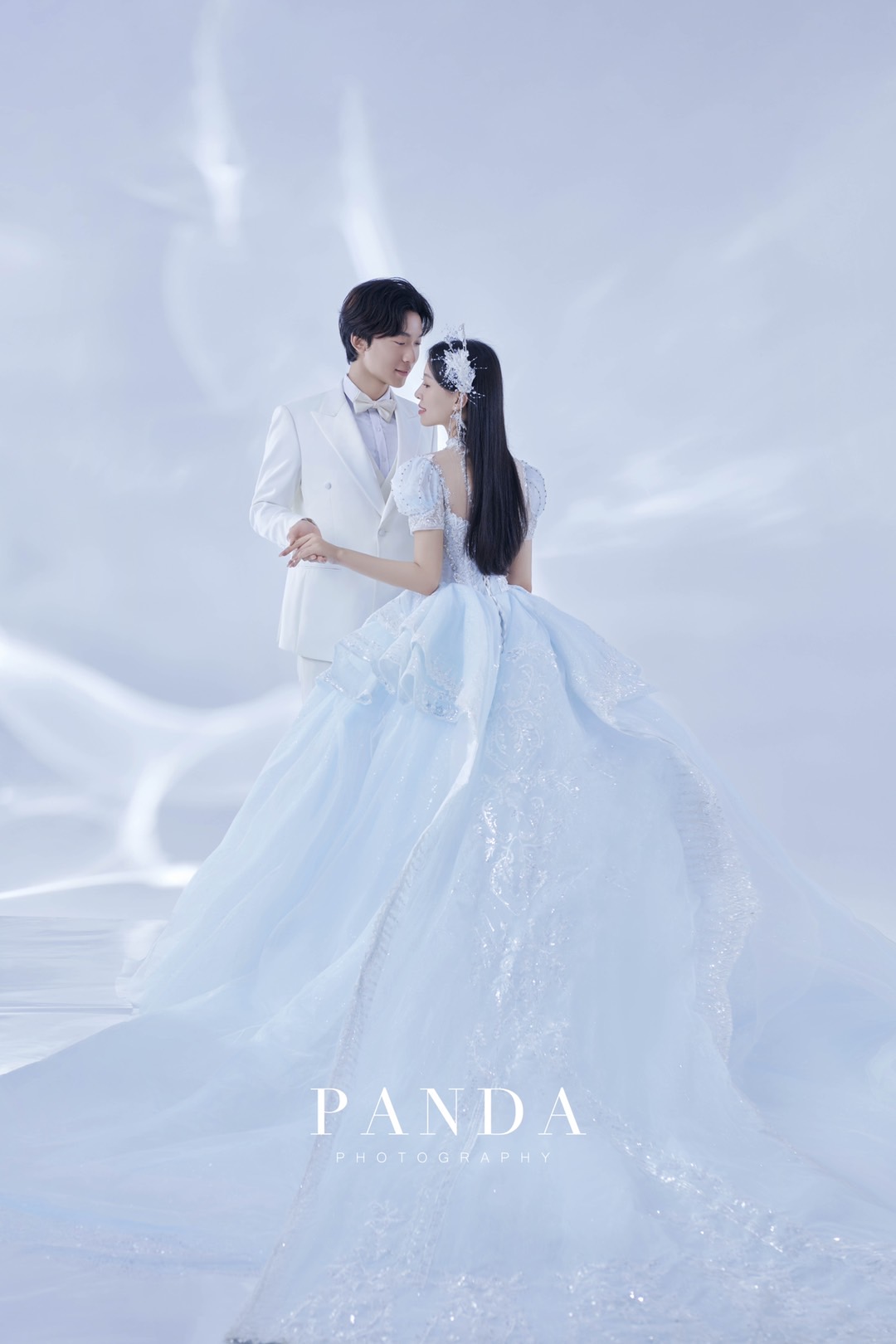 高级感情婚纱照+婚纱嫁衣免租+一价全包