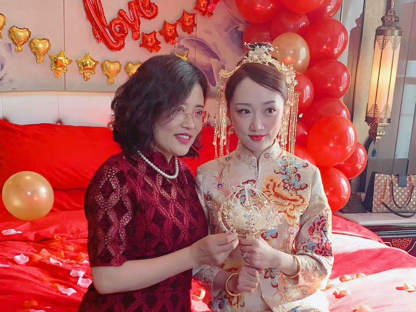 气质女神超火爆总监化妆师全天跟妆套餐