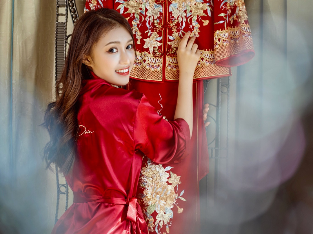 首席档新娘全天跟妆 送妈妈1+伴娘妆1+新郎1