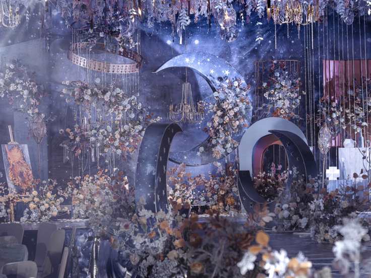 世上繁华种种，唯有你无可替代。