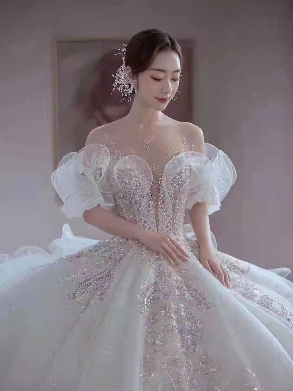 ［热销款］重工婚纱套+伴娘服+伴郎马卦