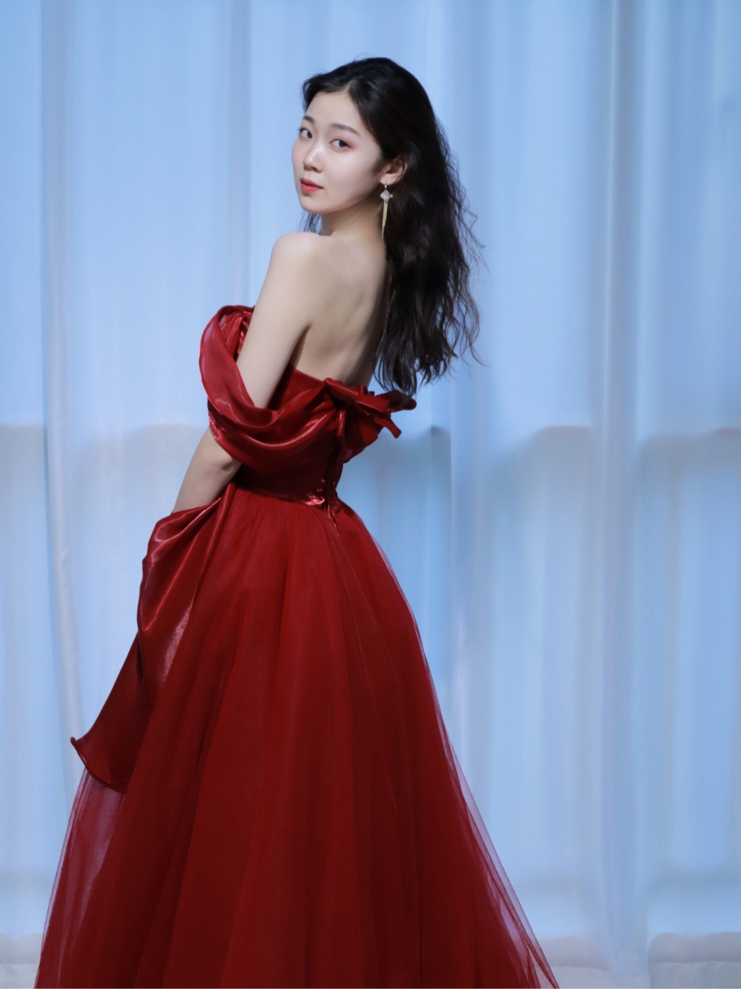 新款订婚礼服