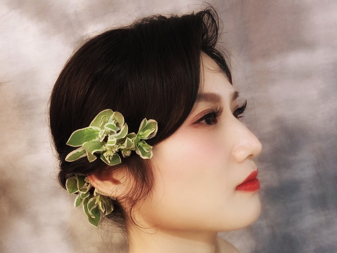 高端时尚新娘妆，专业新娘跟妆10年