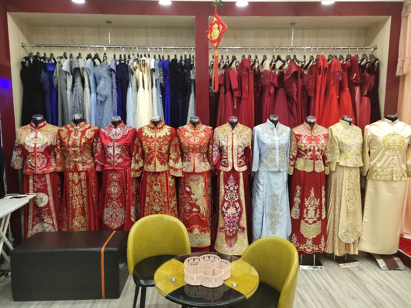 尚品婚纱西装礼服馆