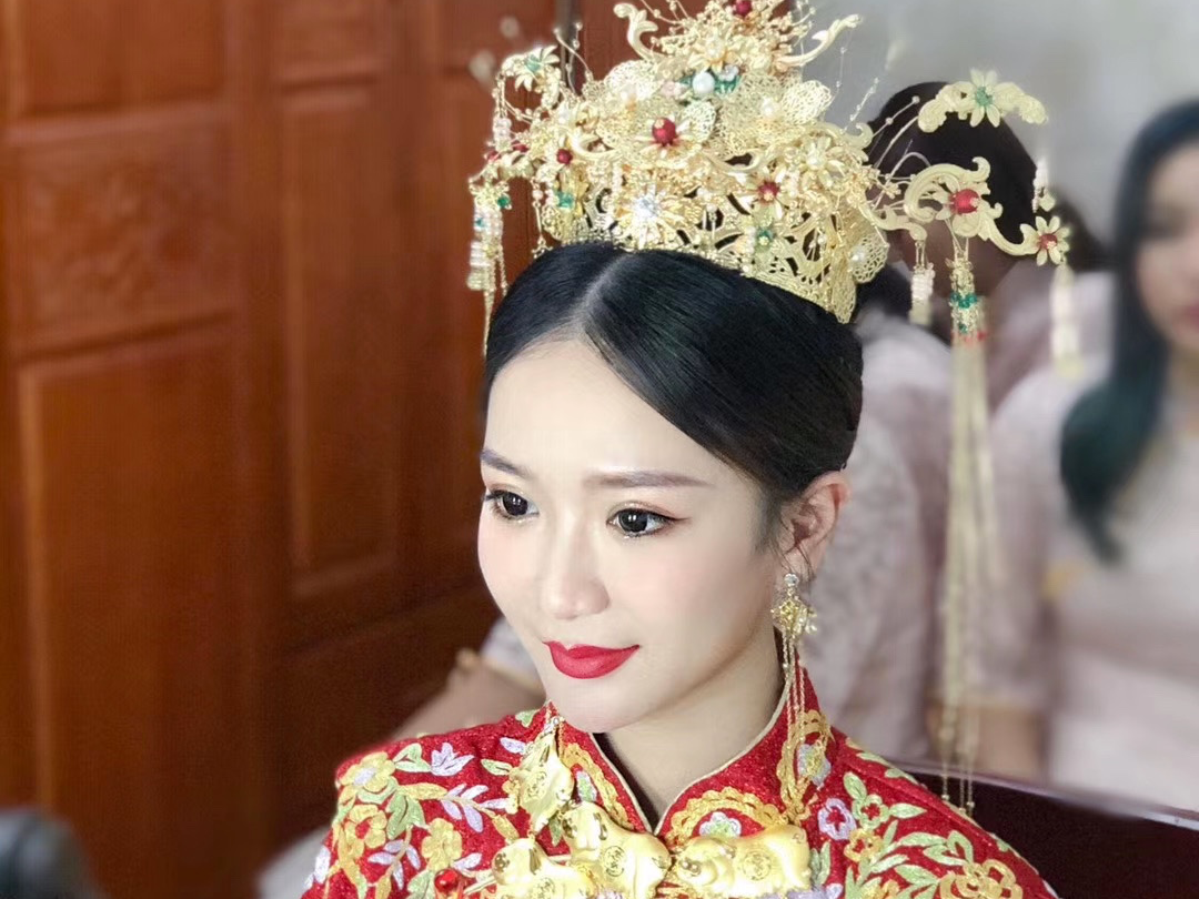 总监化妆师全天跟妆+妈妈妆+伴娘妆+免费试纱试妆
