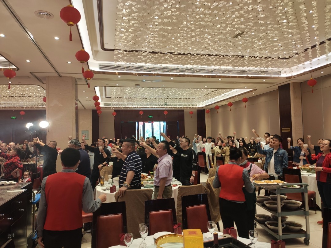 温暖舒适的诉说讲述你们的爱情故事   李玉琦