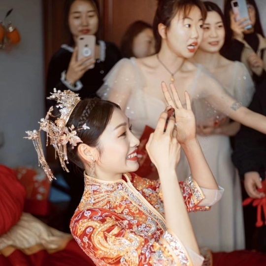 新娘跟妆[玫瑰][鼓掌][微笑]遇见你，我的世界