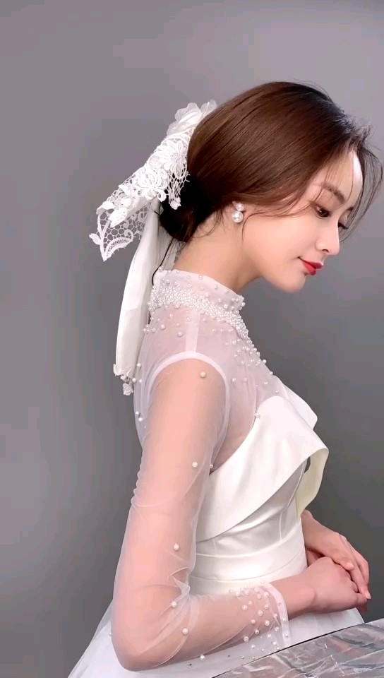 新娘早妆一套精致妆容+一套精致造型