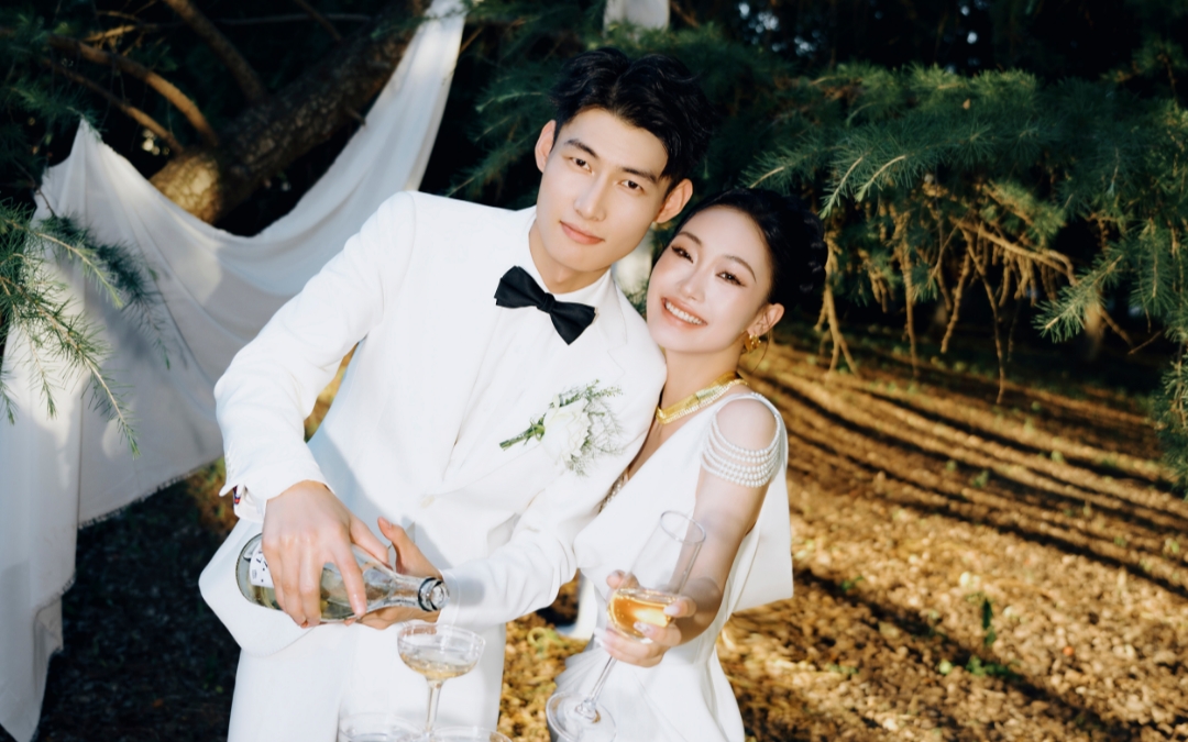 最美结婚登记照！