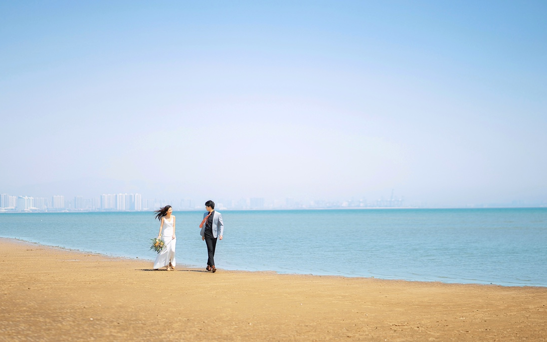 秦皇岛海边轻旅拍婚纱照！