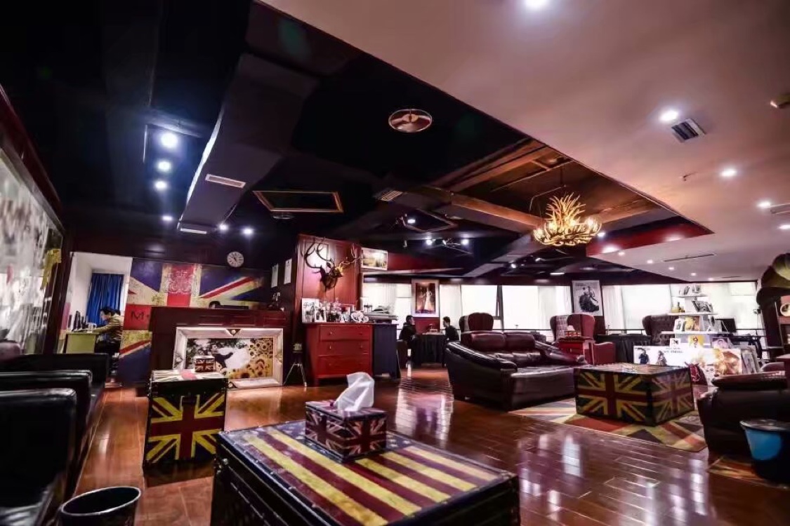 慕意婚纱摄影（梁平店）